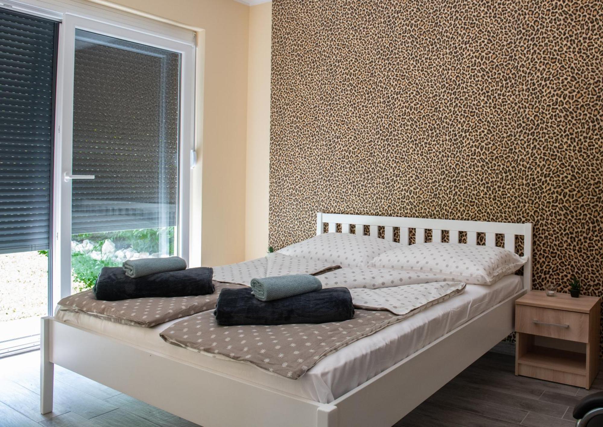 Simply-Una Bihac Luaran gambar