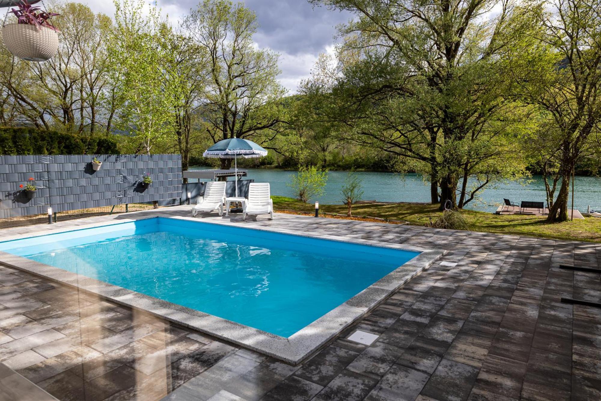 Simply-Una Bihac Luaran gambar