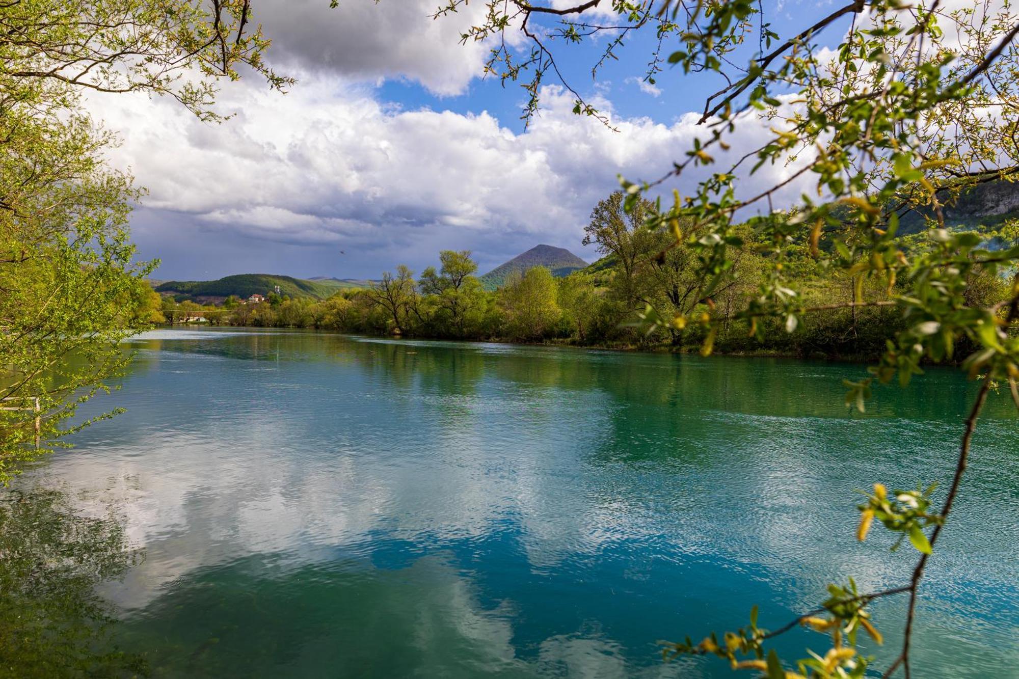 Simply-Una Bihac Luaran gambar