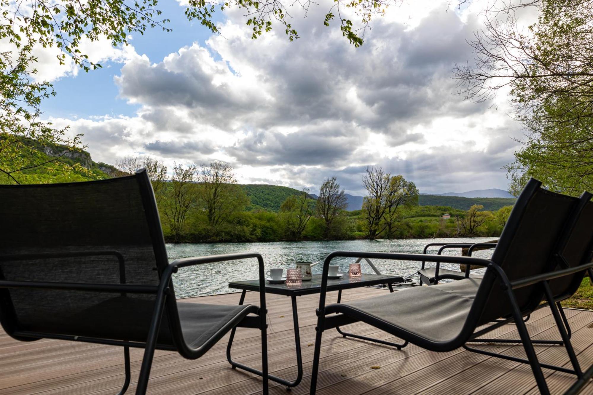 Simply-Una Bihac Luaran gambar