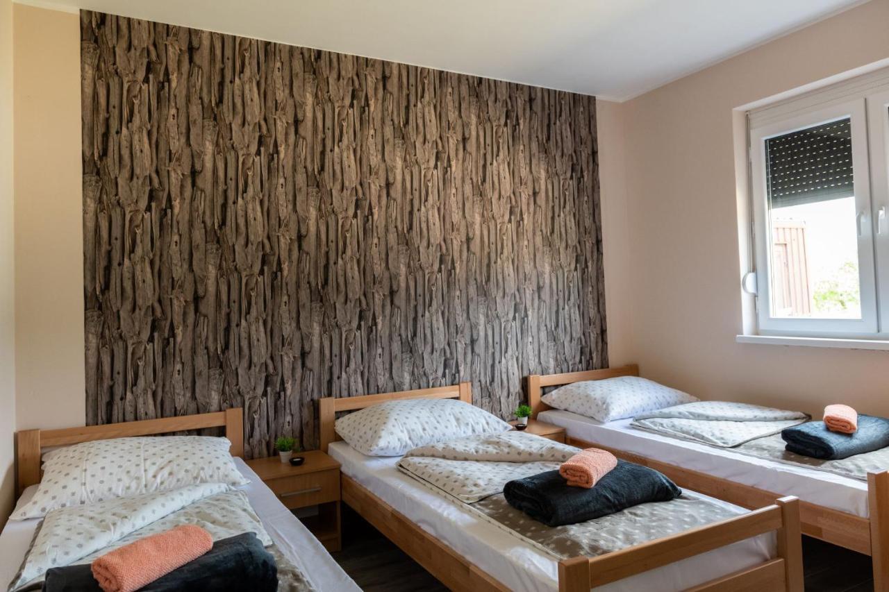 Simply-Una Bihac Luaran gambar