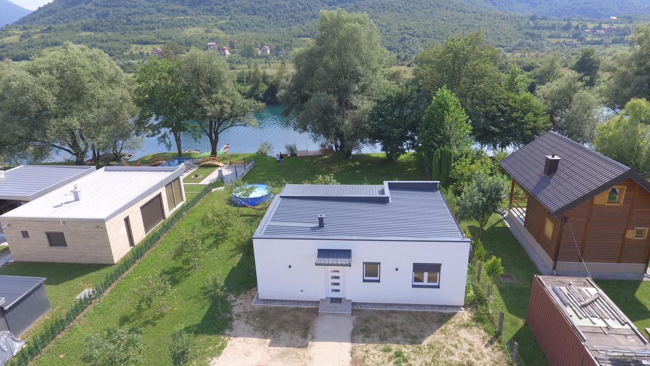 Simply-Una Bihac Luaran gambar