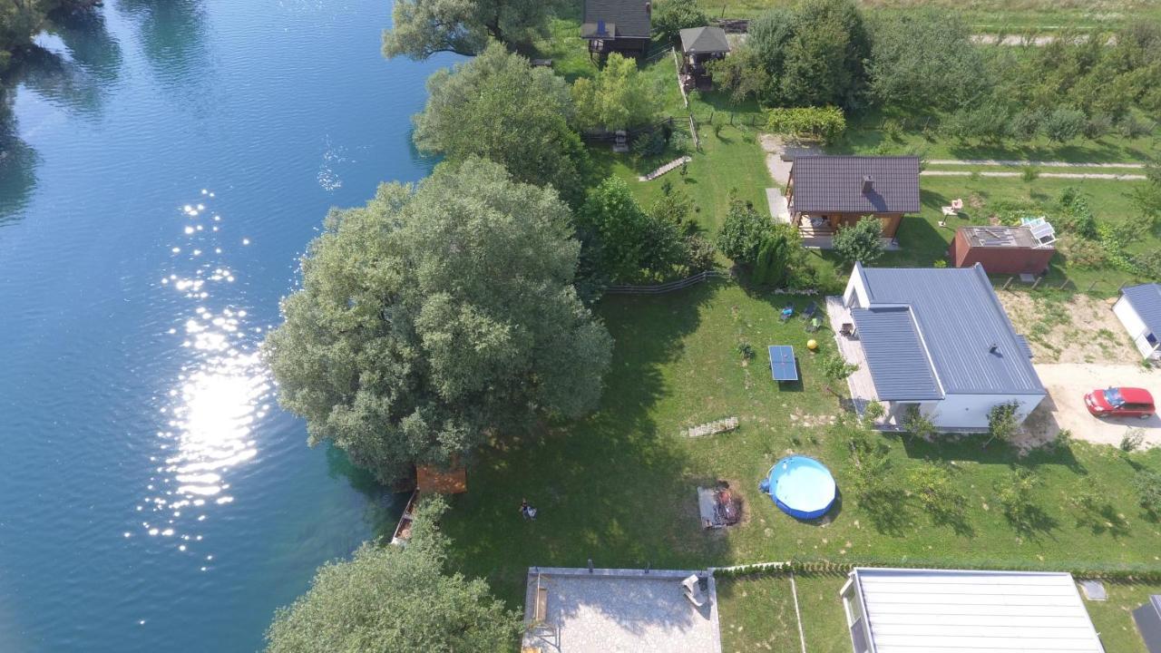 Simply-Una Bihac Luaran gambar
