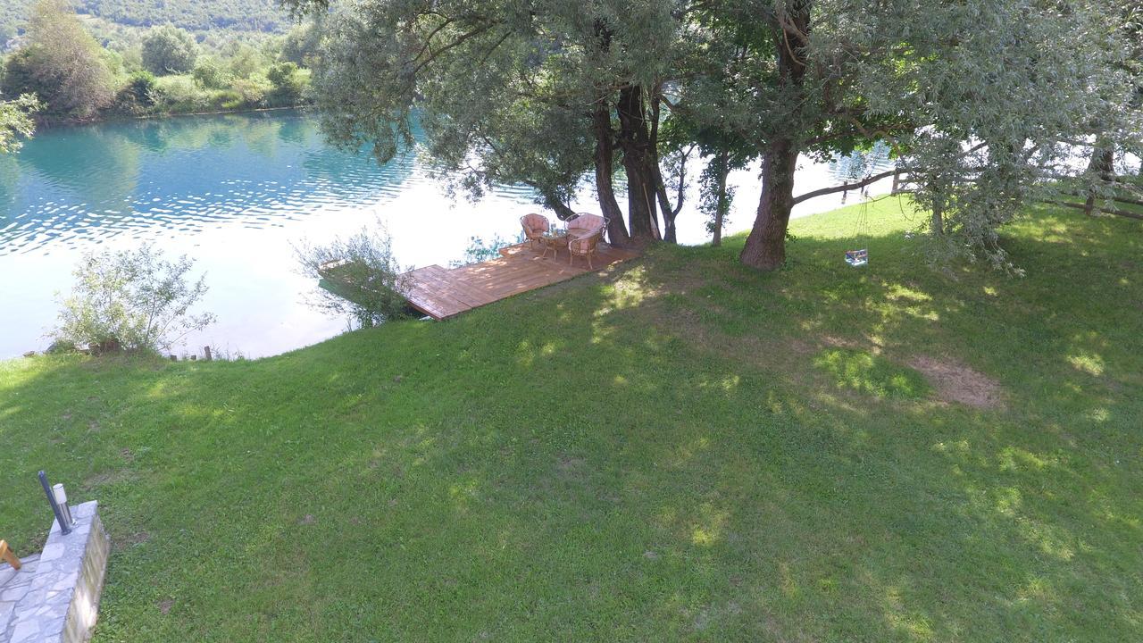 Simply-Una Bihac Luaran gambar