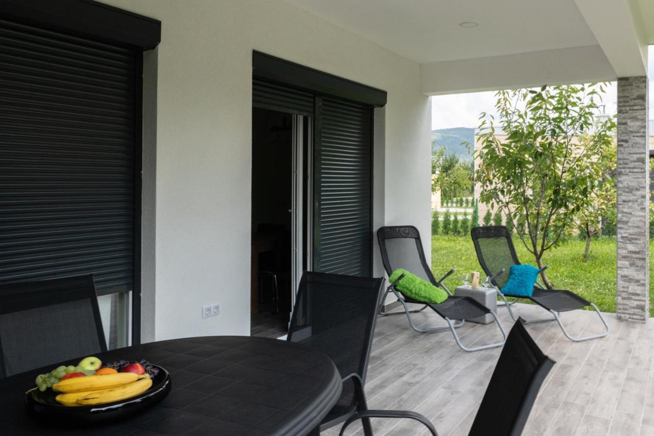 Simply-Una Bihac Luaran gambar