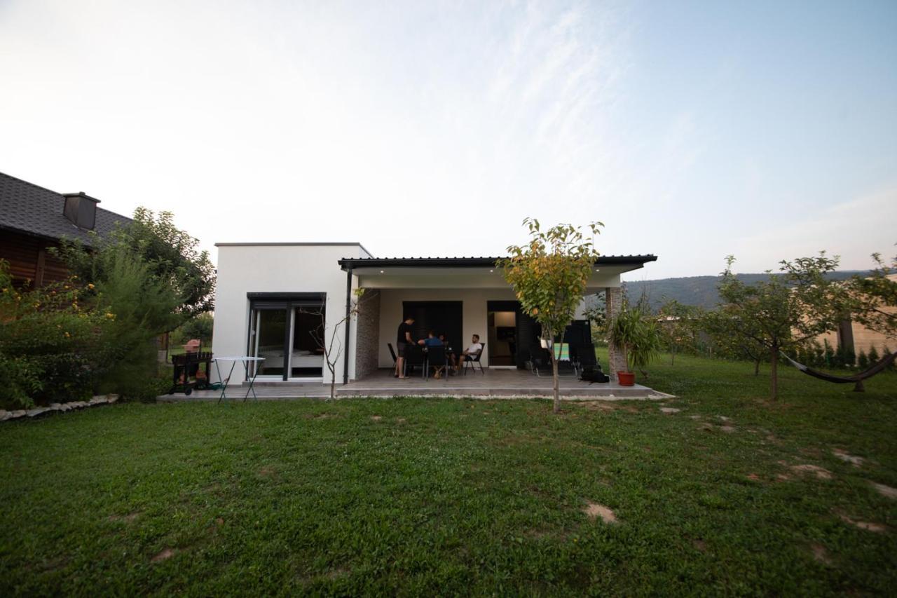 Simply-Una Bihac Luaran gambar