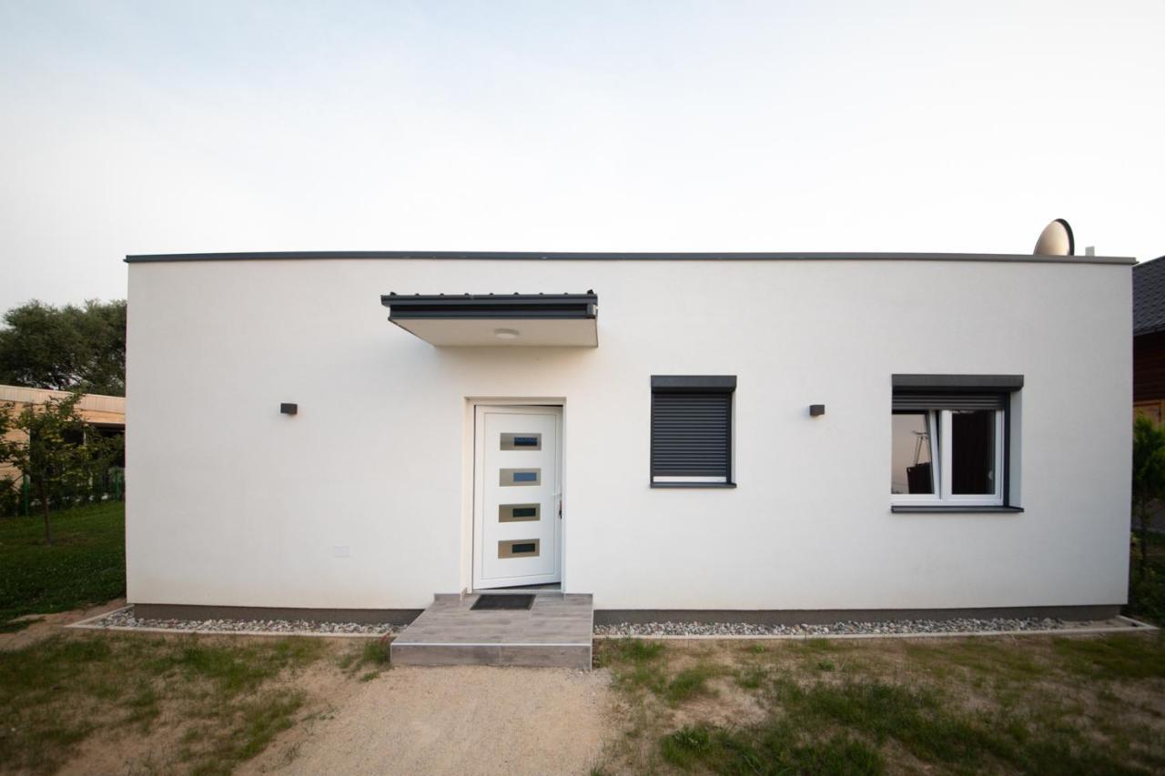 Simply-Una Bihac Luaran gambar