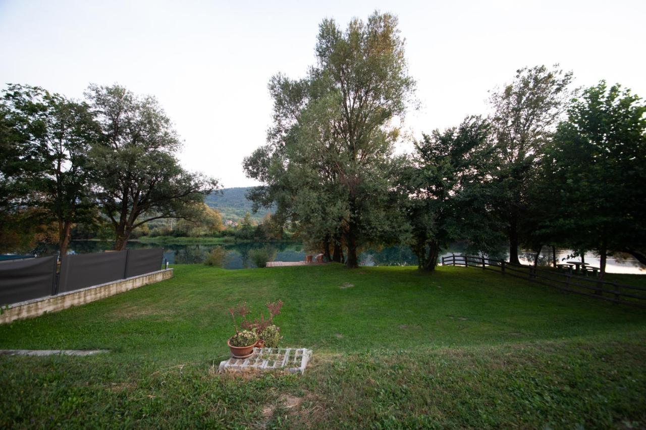 Simply-Una Bihac Luaran gambar